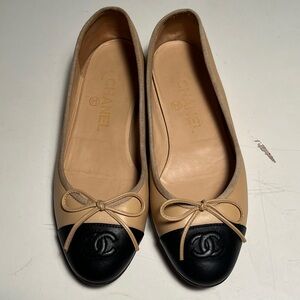 CHANEL Tan and Black Women's Flats
